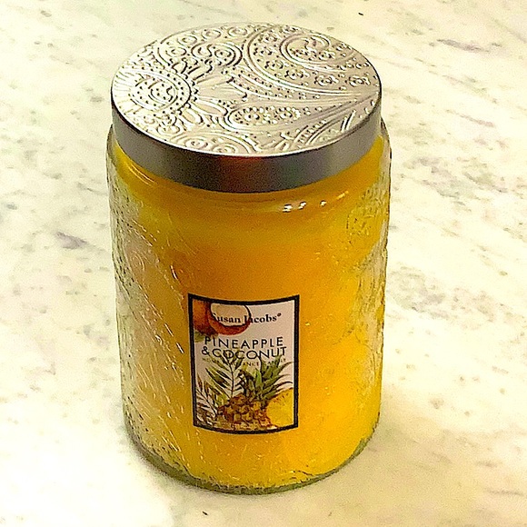SUSAN JACOBS NEW YORK CANDLE  PINEAPPLE & COCONUT  21 oz YELLOW  NEW 1 WICK NEW - Picture 2 of 4